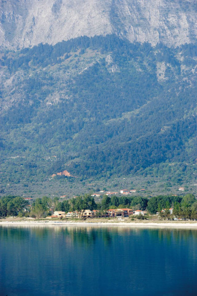 Alexandra Golden Boutique