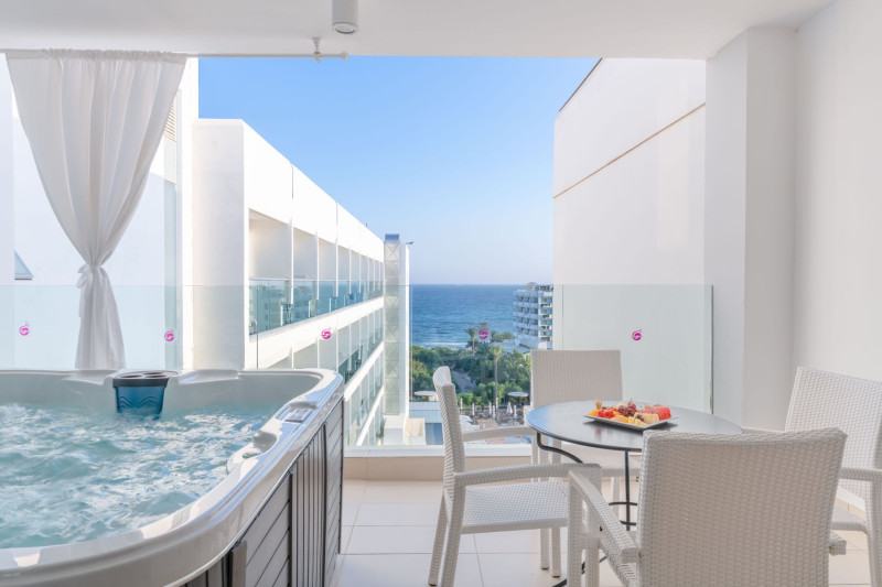 Napa Mermaid Hotel & Suites