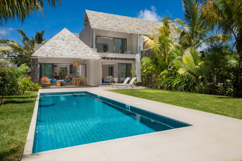 The Bay Club at Anahita