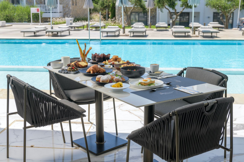 Diamond Deluxe Hotel