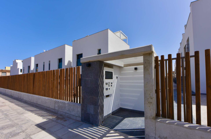 Esmeralda Cotillo Homes by LIVVO