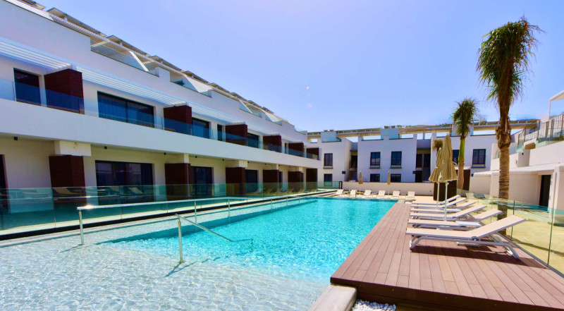 Esmeralda Cotillo Homes by LIVVO