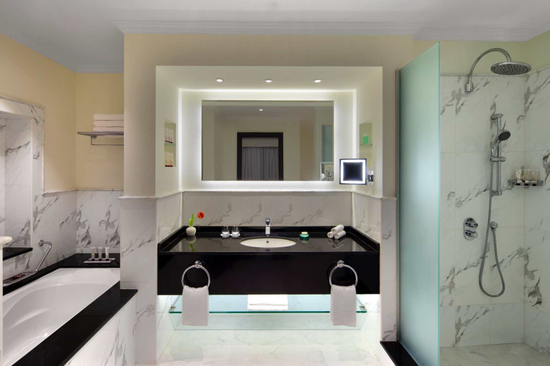 Le Meridien Al Aqah Beach Resort