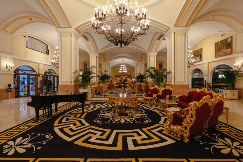 Kremlin Palace Deluxe