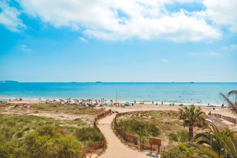 FERGUS Style Bahamas