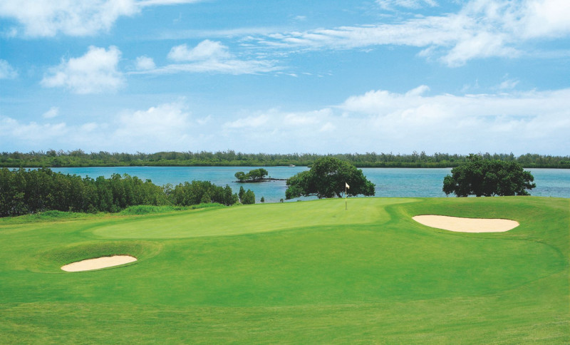 The Bay Club at Anahita