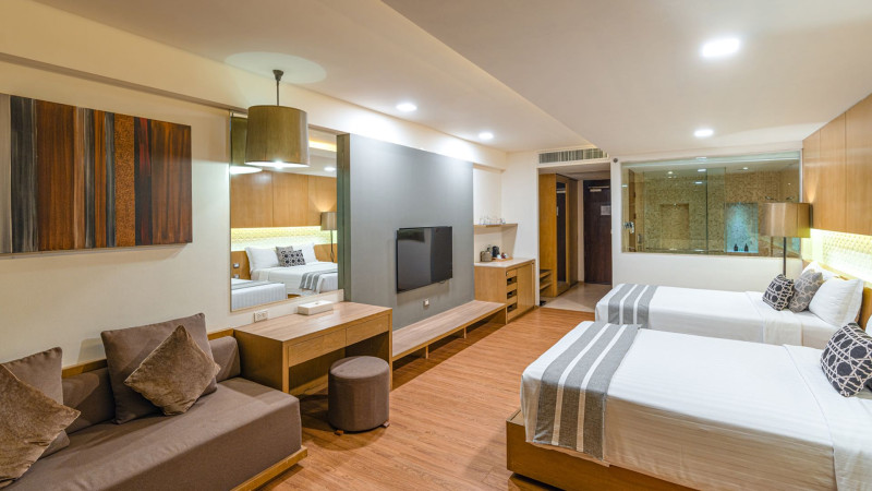 Phuket Graceland Resort