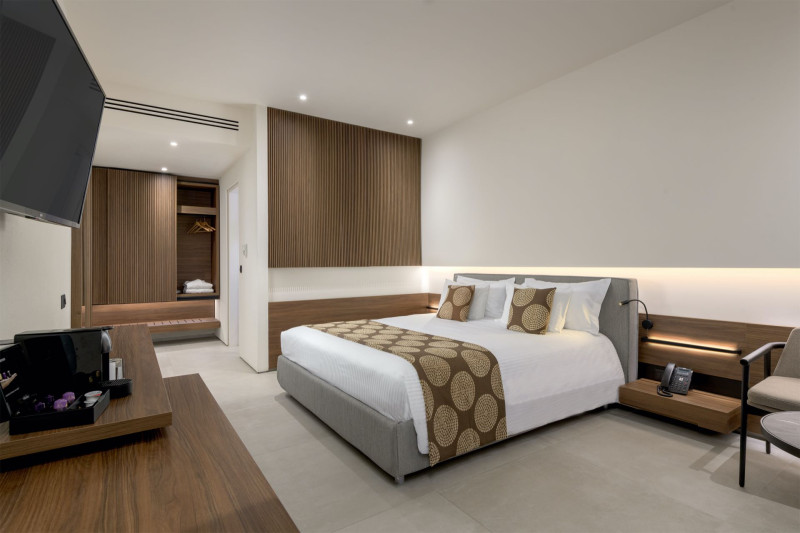 The Ixian Grand & All Suites