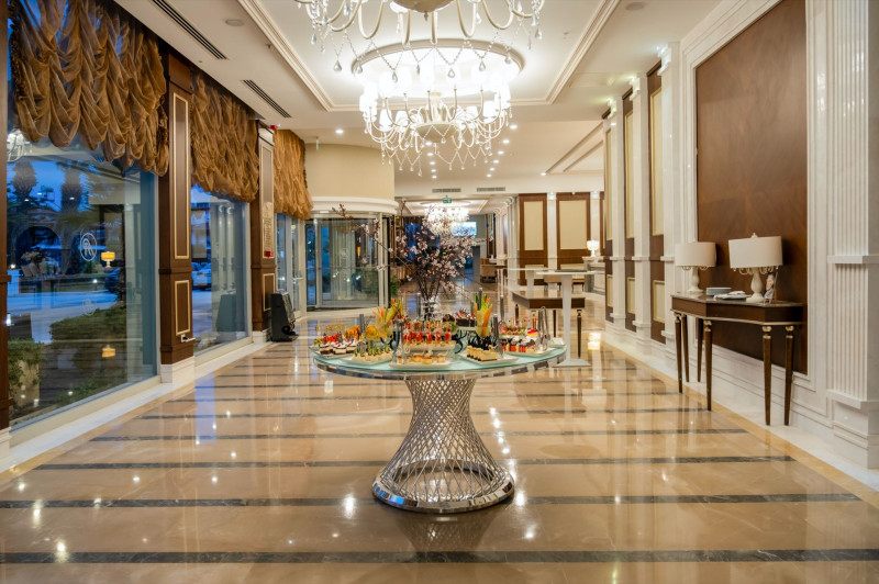 Royal Atlantis Beach