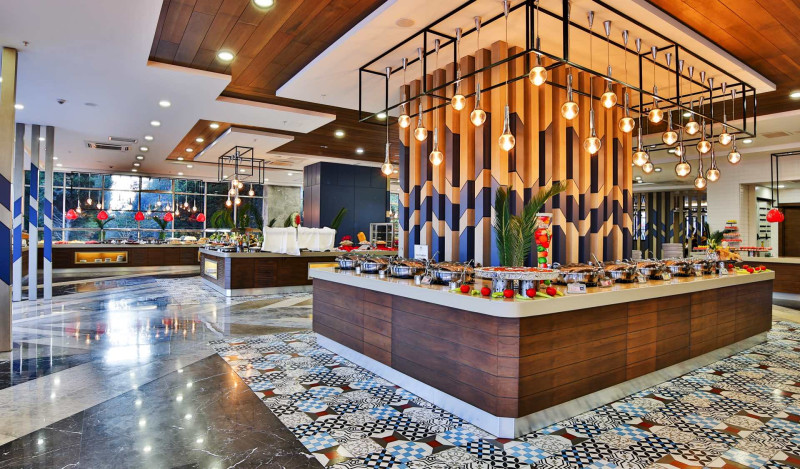 Saturn Palace Resort