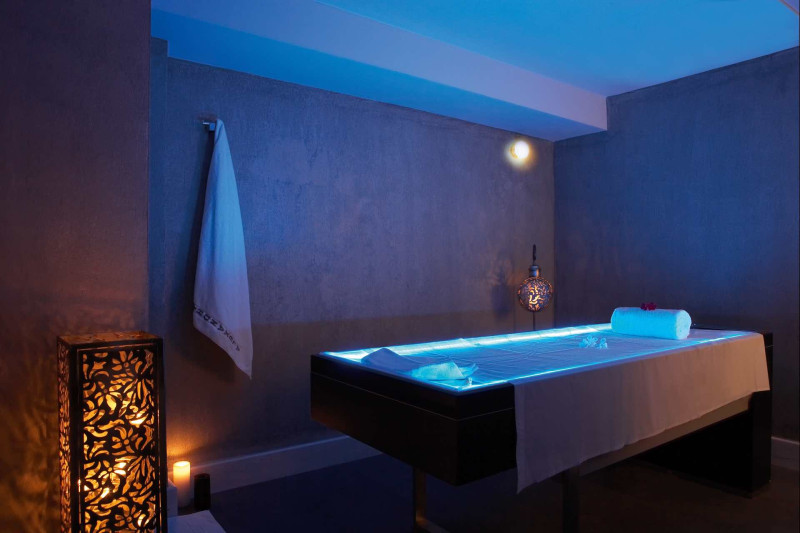 Alexandra Golden Boutique