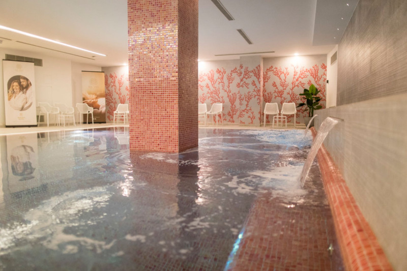 SeaView Hotel