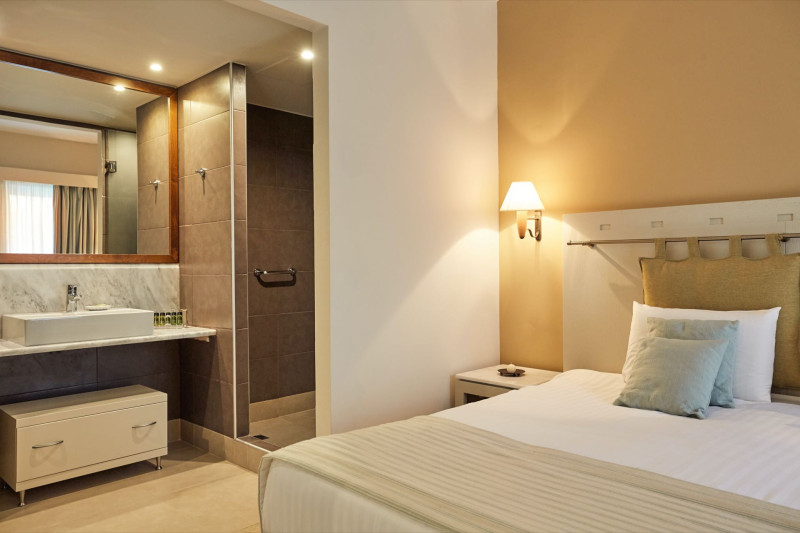 Giannoulis Grand Bay Beach Resort