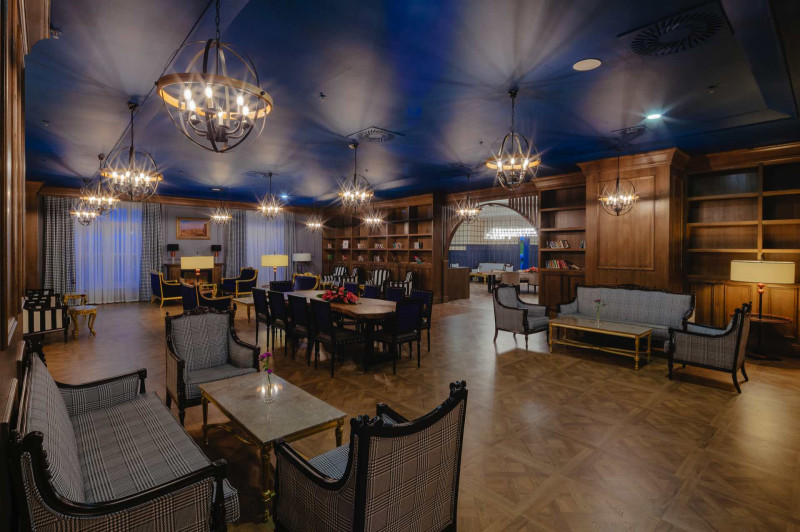 Kremlin Palace Deluxe