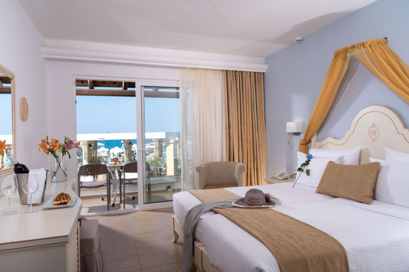 Alexander Beach Hotel & Village Resort