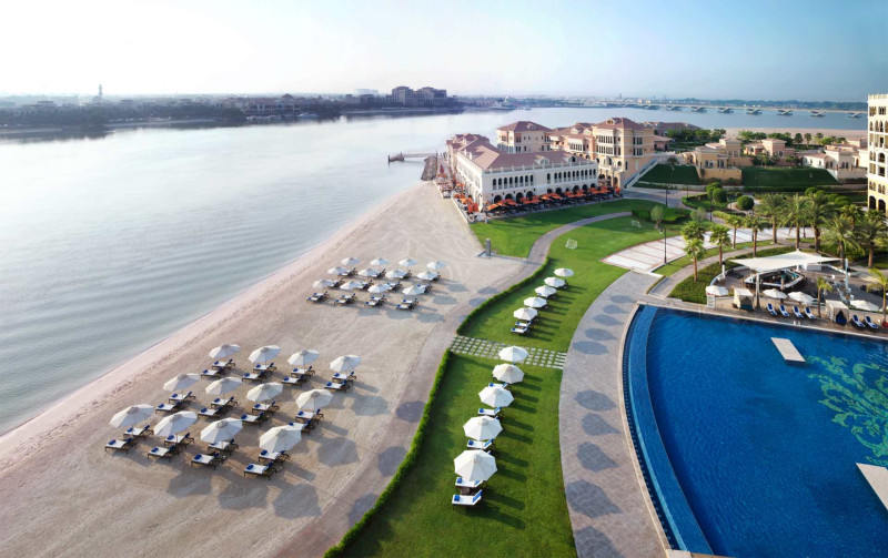 The Ritz-Carlton Abu Dhabi, Grand Canal