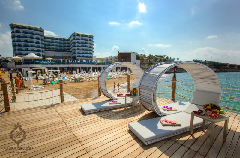 Azura Deluxe Hotel