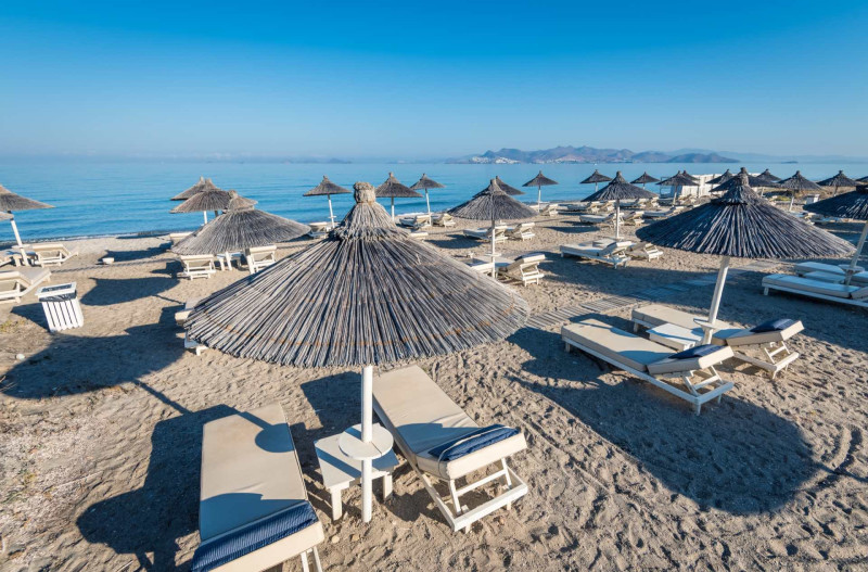 Diamond Deluxe Hotel