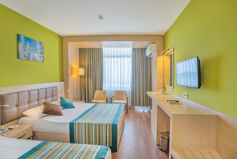 Mira Meridia Beach Resort Hotel