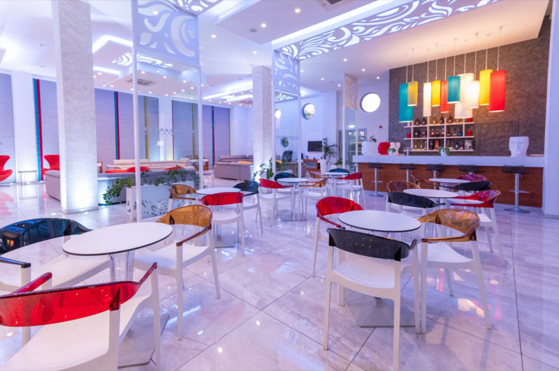 Nicholas Color Hotel