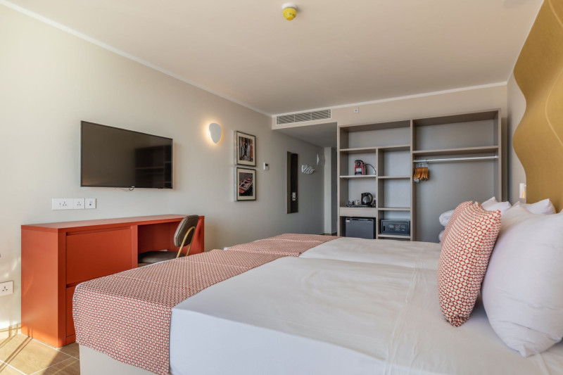 SeaView Hotel