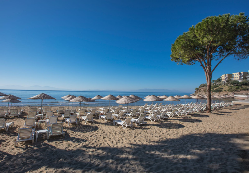 Aria Claros Beach & Resort