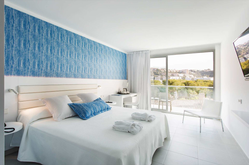 Reverence Life Hotel