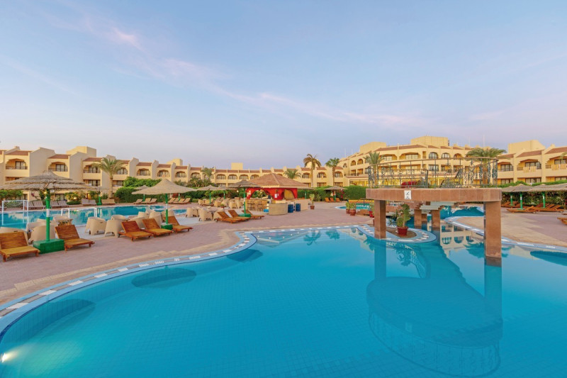 Flamenco Beach & Resort ●●●●