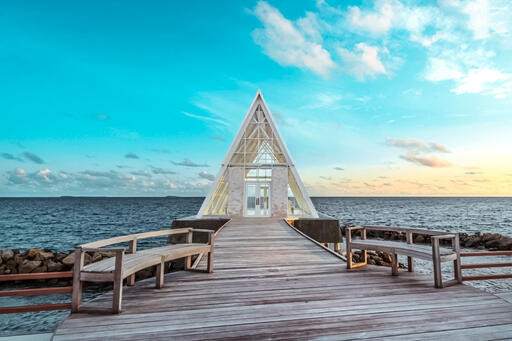 Furaveri Island Resort & Spa