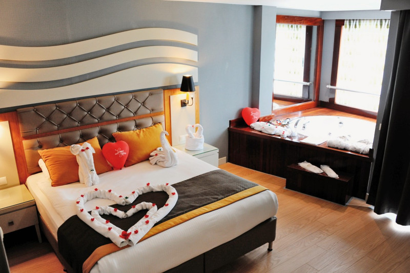 Saturn Palace ●●●●●