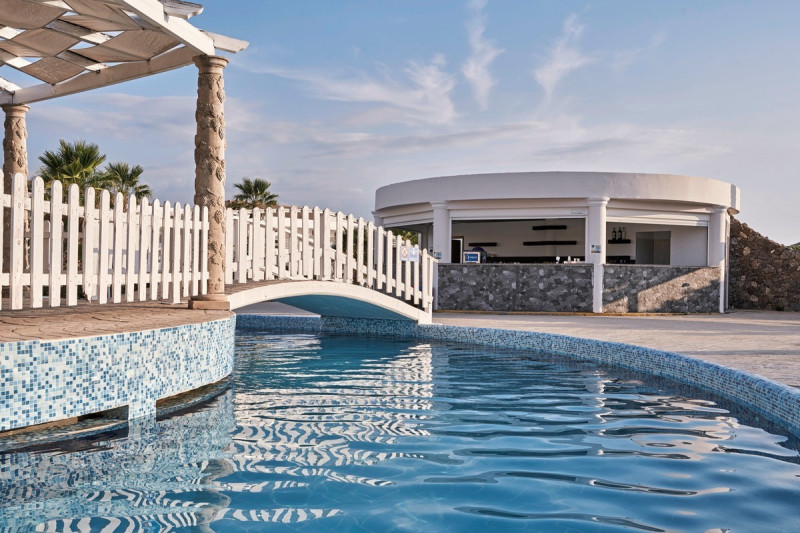 Sandy Beach Resort ●●●●