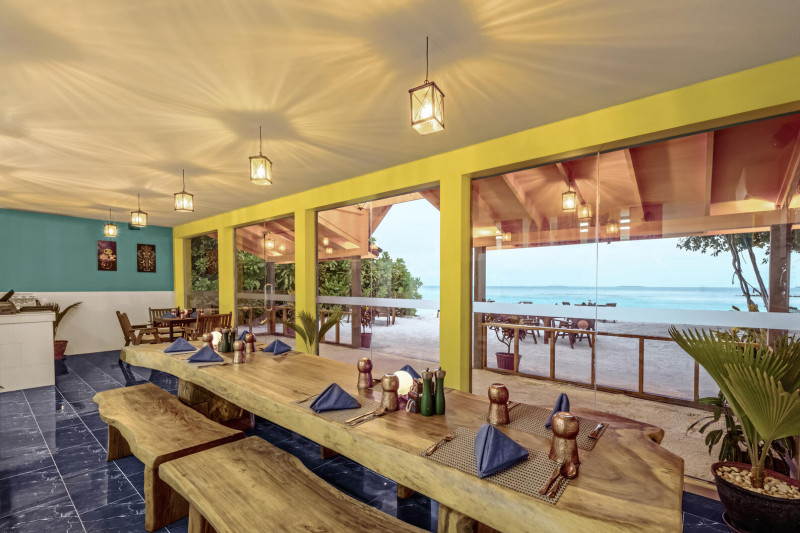 Furaveri Island Resort & Spa