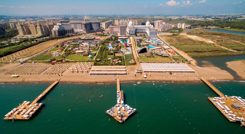 Saturn Palace ●●●●●