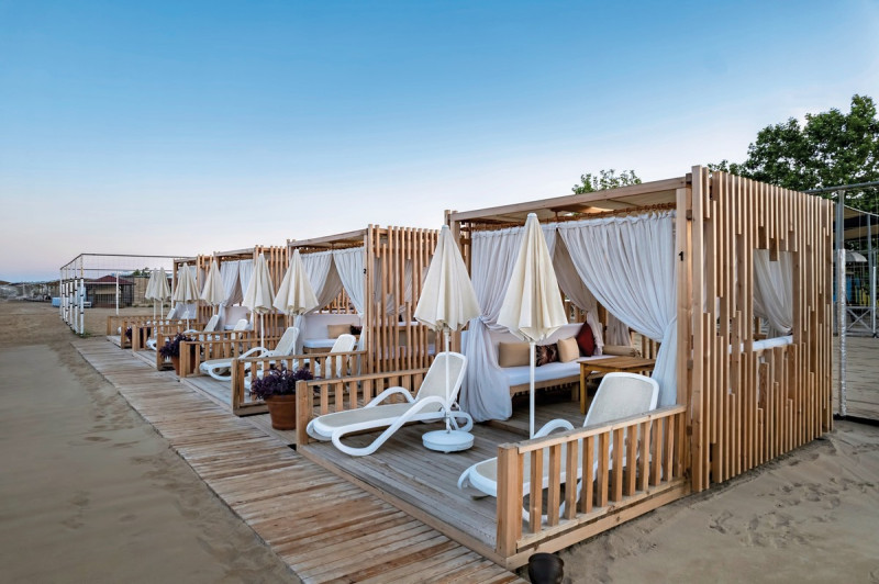 Trendy Verbena Beach