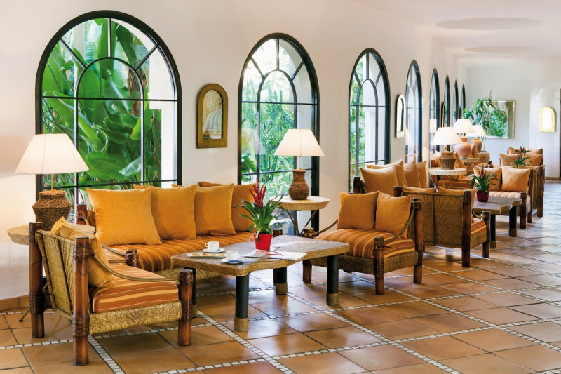 Seaside Sandy Beach ●●●●