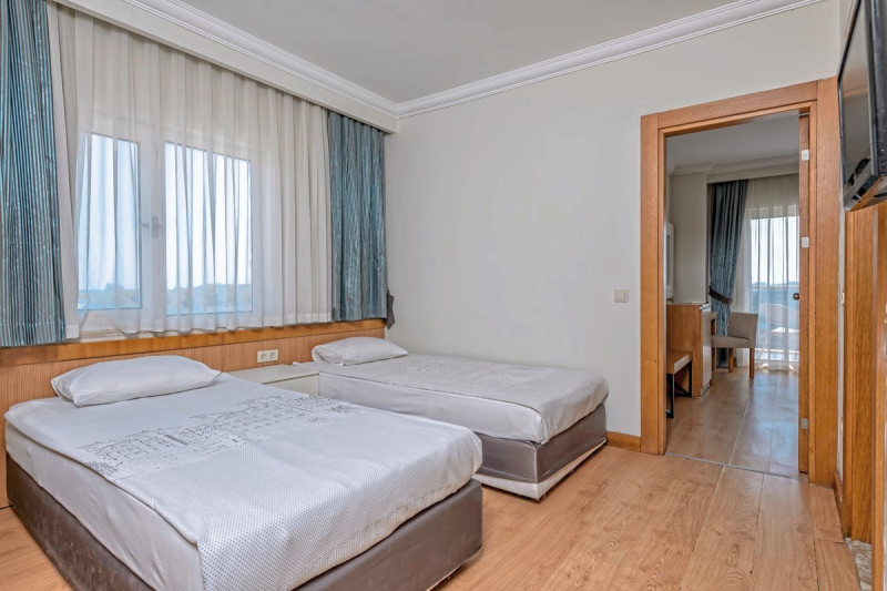 LRS Lake & River Side Hotel & Spa ●●●●●