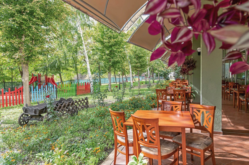 Ivana Palace ●●●○