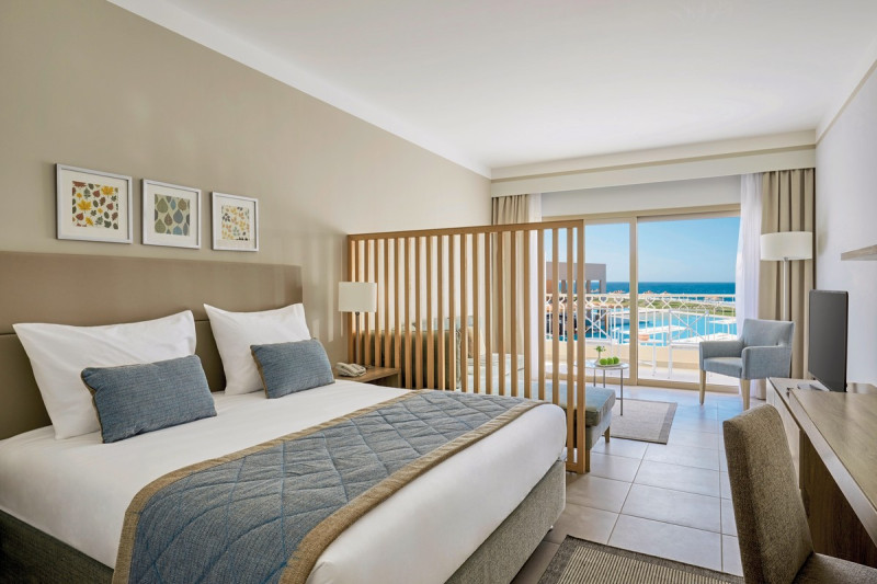 Wohnbeispiel Familienzimmer Deluxe Poolblick