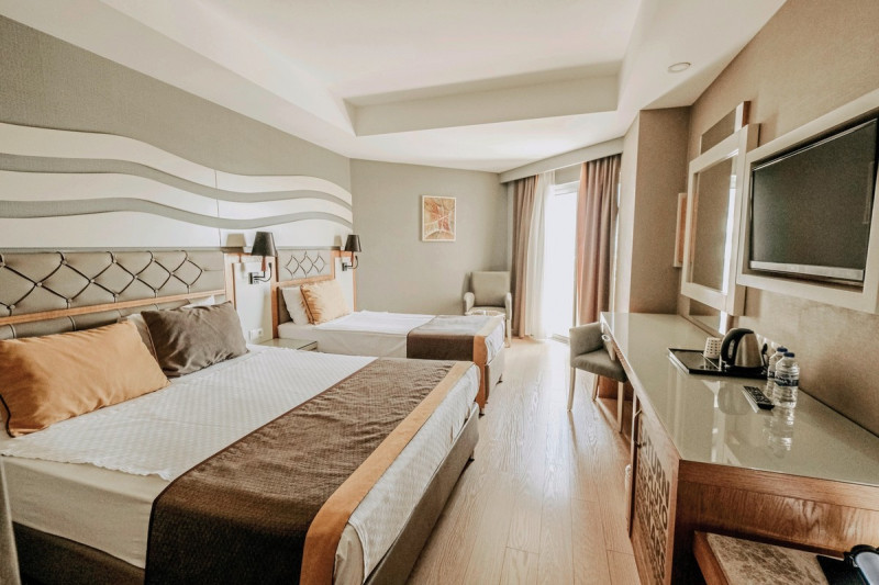 Saturn Palace ●●●●●