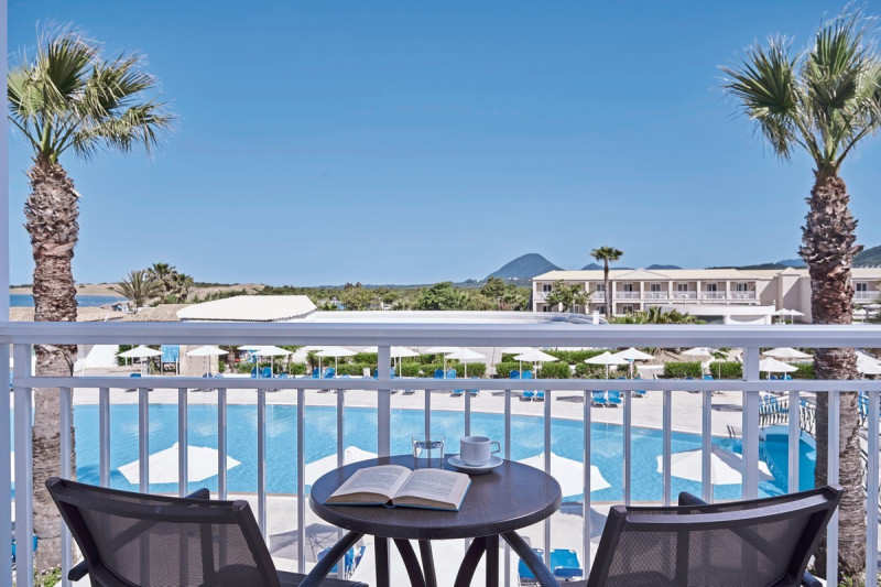 Sandy Beach Resort ●●●●