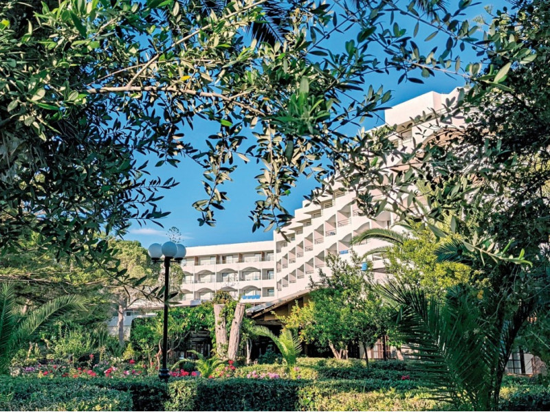 Apollonia Beach Resort & Spa ●●●●●