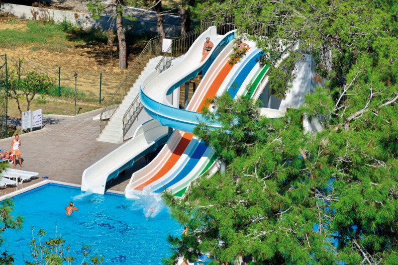 Linda Resort ●●●●○