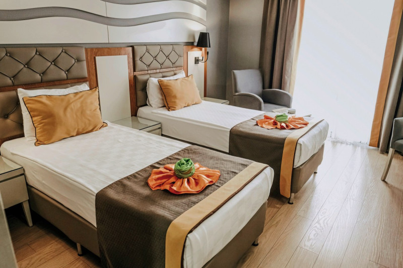 Saturn Palace ●●●●●