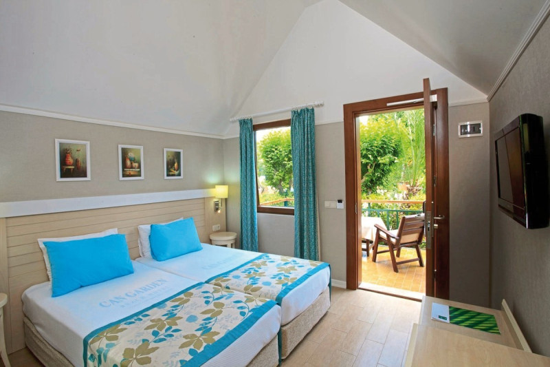 Can Garden Beach ●●●●