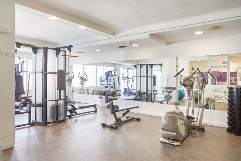 FERGUS Style Bahamas