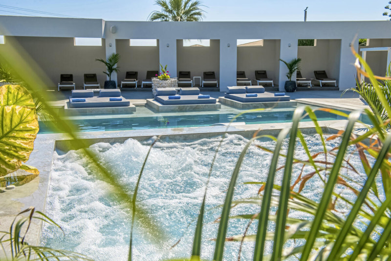 Matheo Villas & Suites