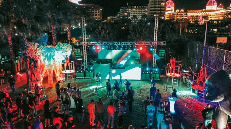 Saturn Palace ●●●●●