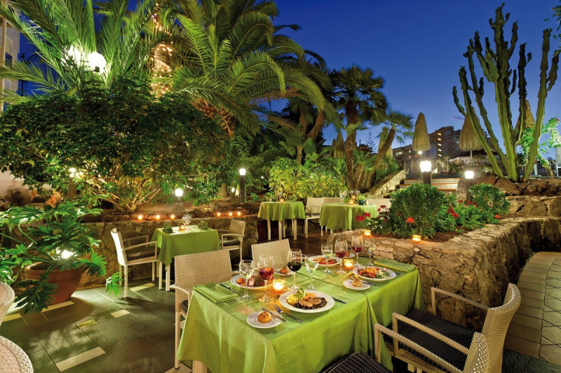 Seaside Sandy Beach ●●●●