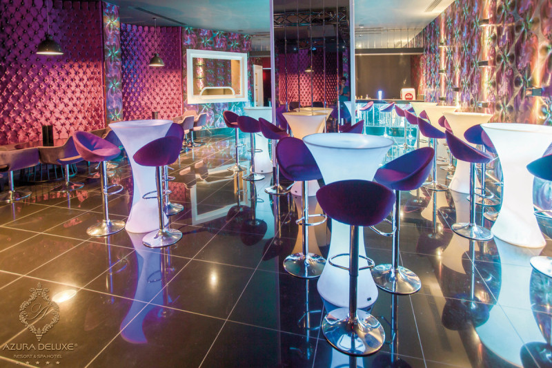 Azura Deluxe Resort & Spa Hotel