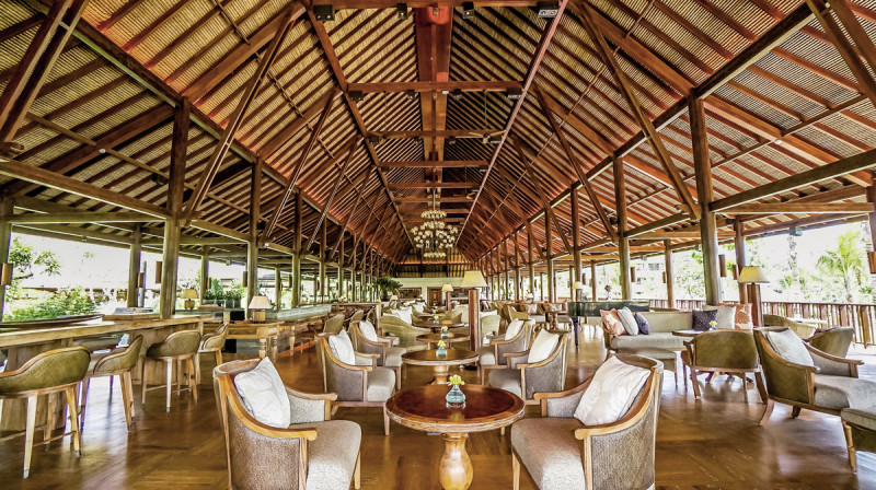 Piano Lounge